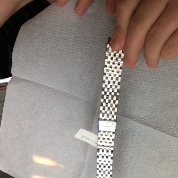 doesn't fit my watch - Picture 7 of 7